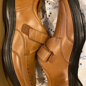 Dr. Comfort Bark Color Velcro Men’s size 9.5. NEW. $30